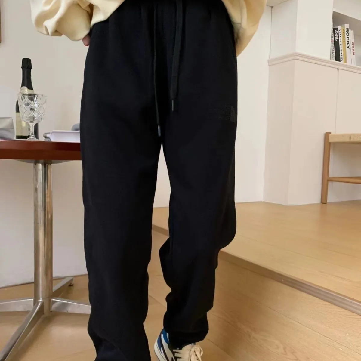 ブラック