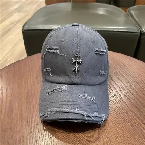 グレー