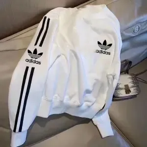 ホワイト