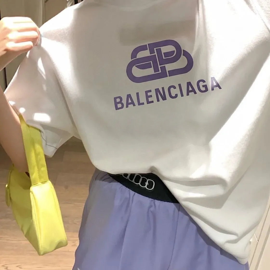 ホワイト