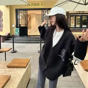 ブラック
