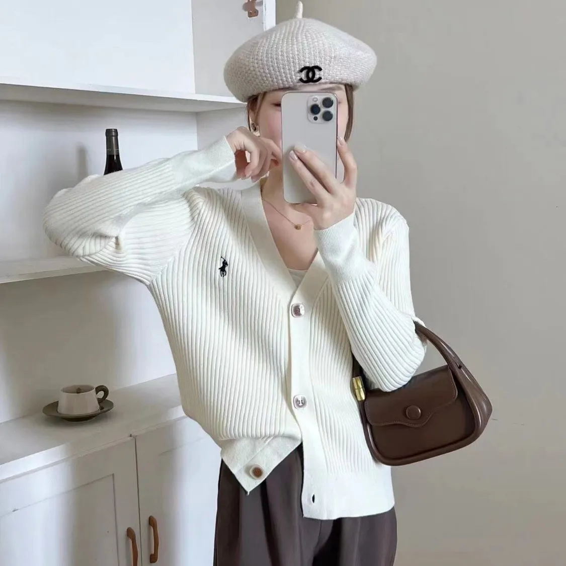ホワイト