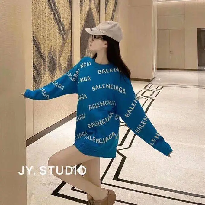 ブルー