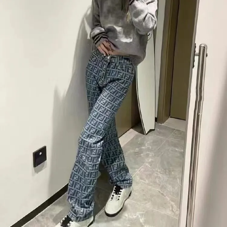 ブルー