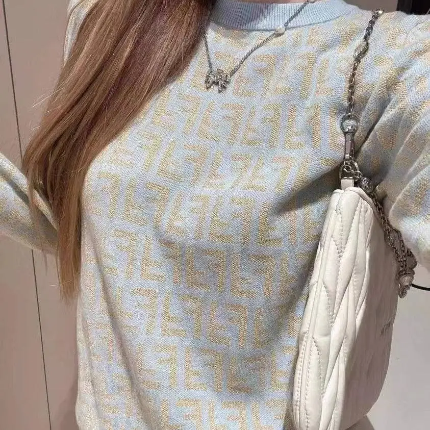 ブルー