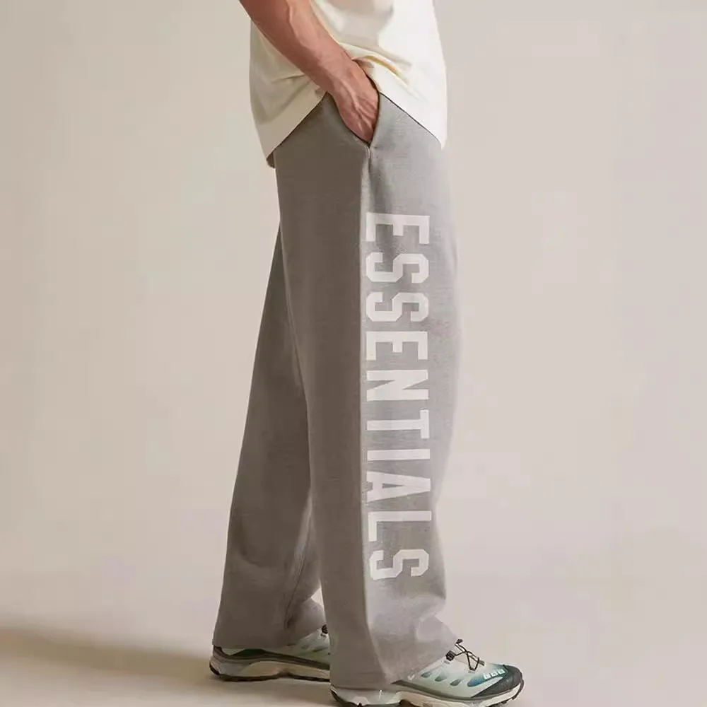 グレー