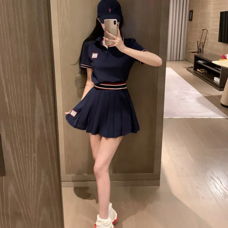 ブルー