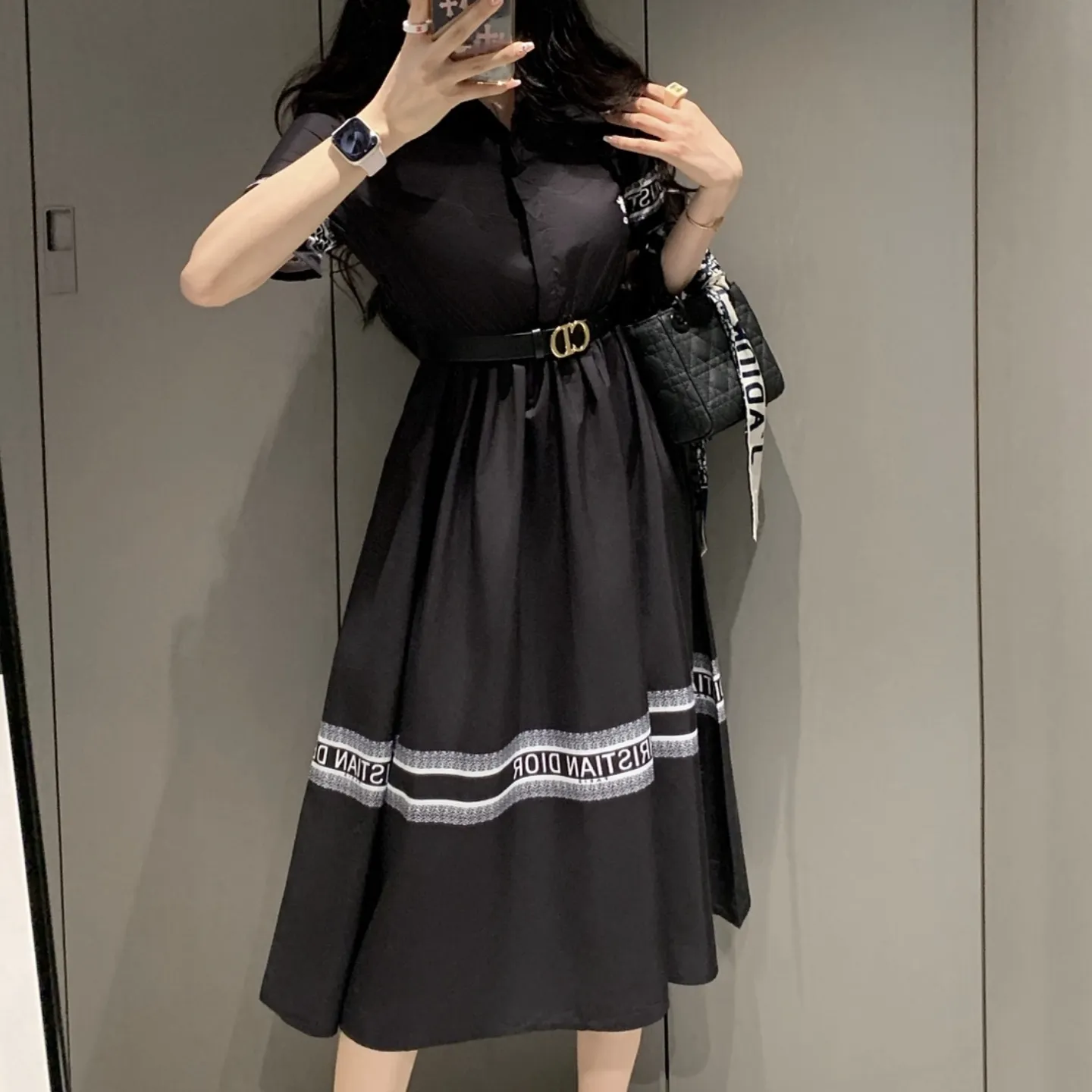 ブラック