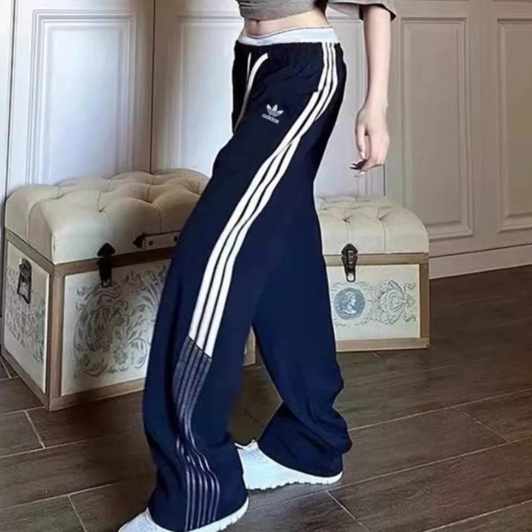 ネイビー