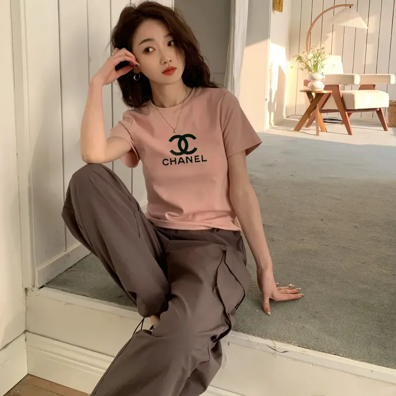 『S-XL』フェミニン ミニマルデザイン ボディコンシャス 立体裁断 肌触り最高 Tシャツ