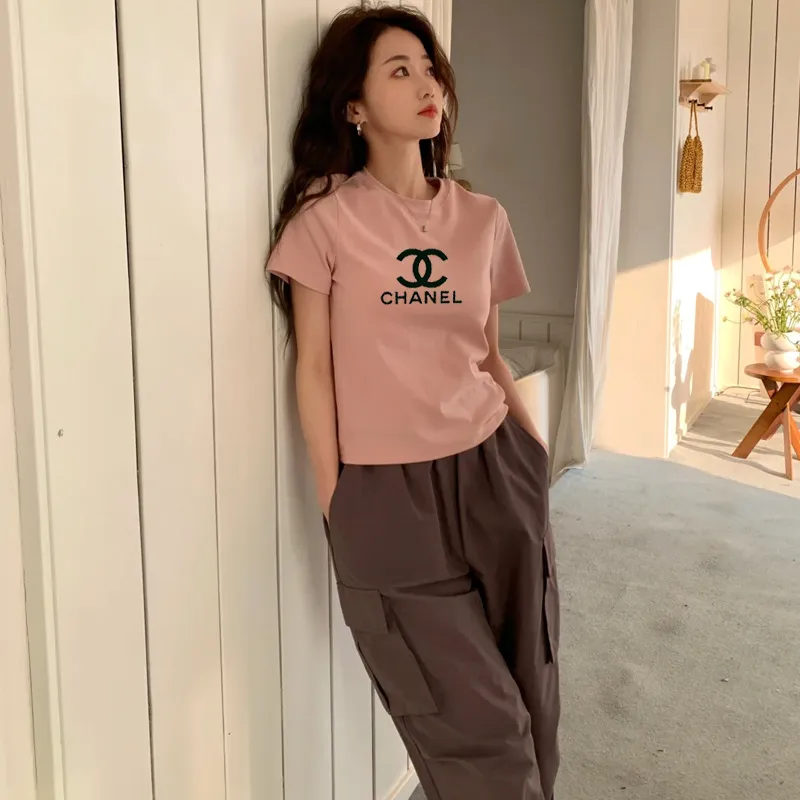 『S-XL』フェミニン ミニマルデザイン ボディコンシャス 立体裁断 肌触り最高 Tシャツ