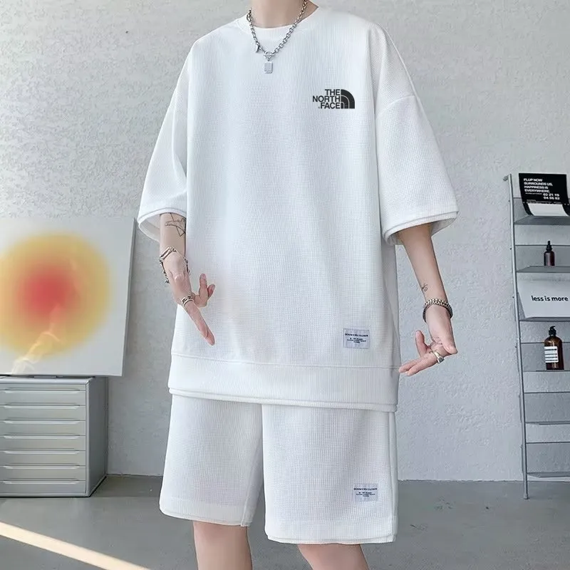 ホワイト