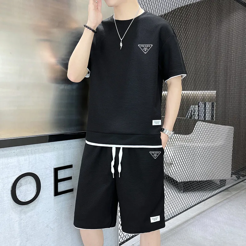 ブラック