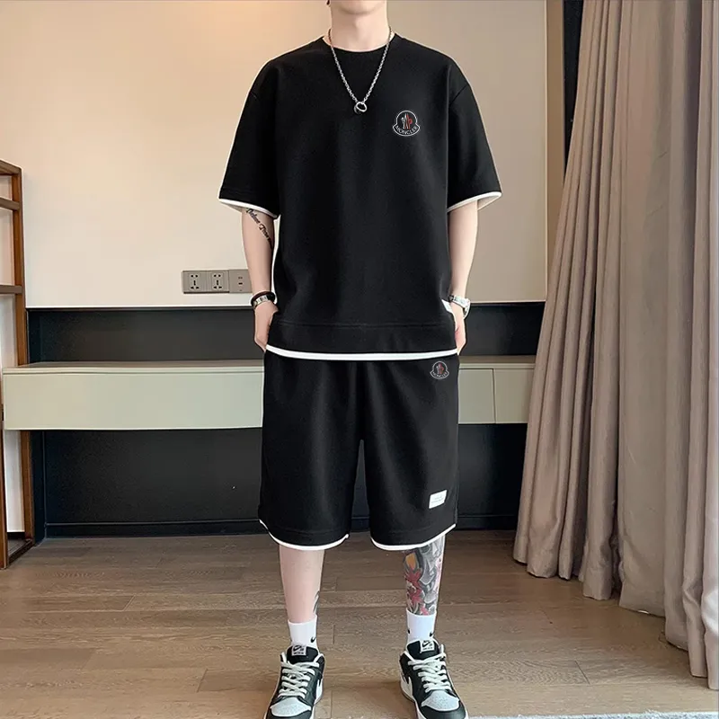 ブラック