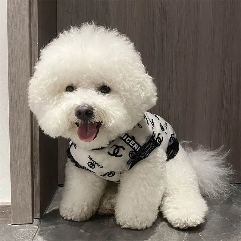 大注目 かっこいい 快適 軽量 繊細 通気性フィット感 シンプル ペット服