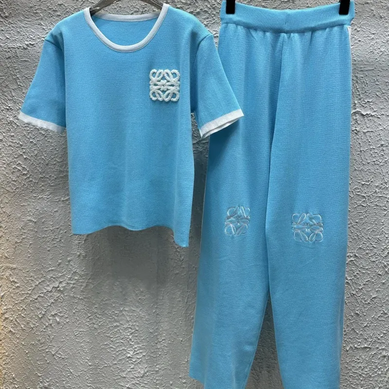 ブルー
