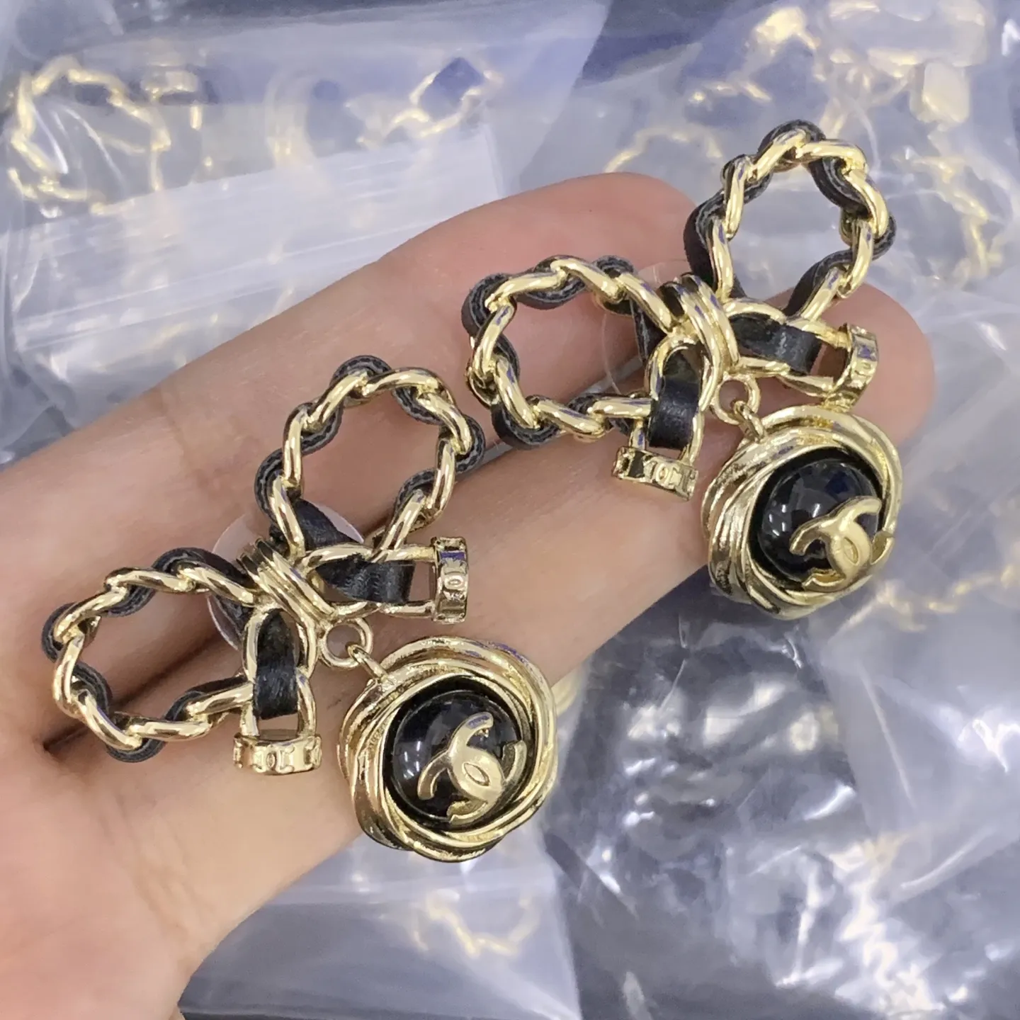 見逃すな リッチな仕上がり 特別感のある一品 フォーマル エレガント イヤリング