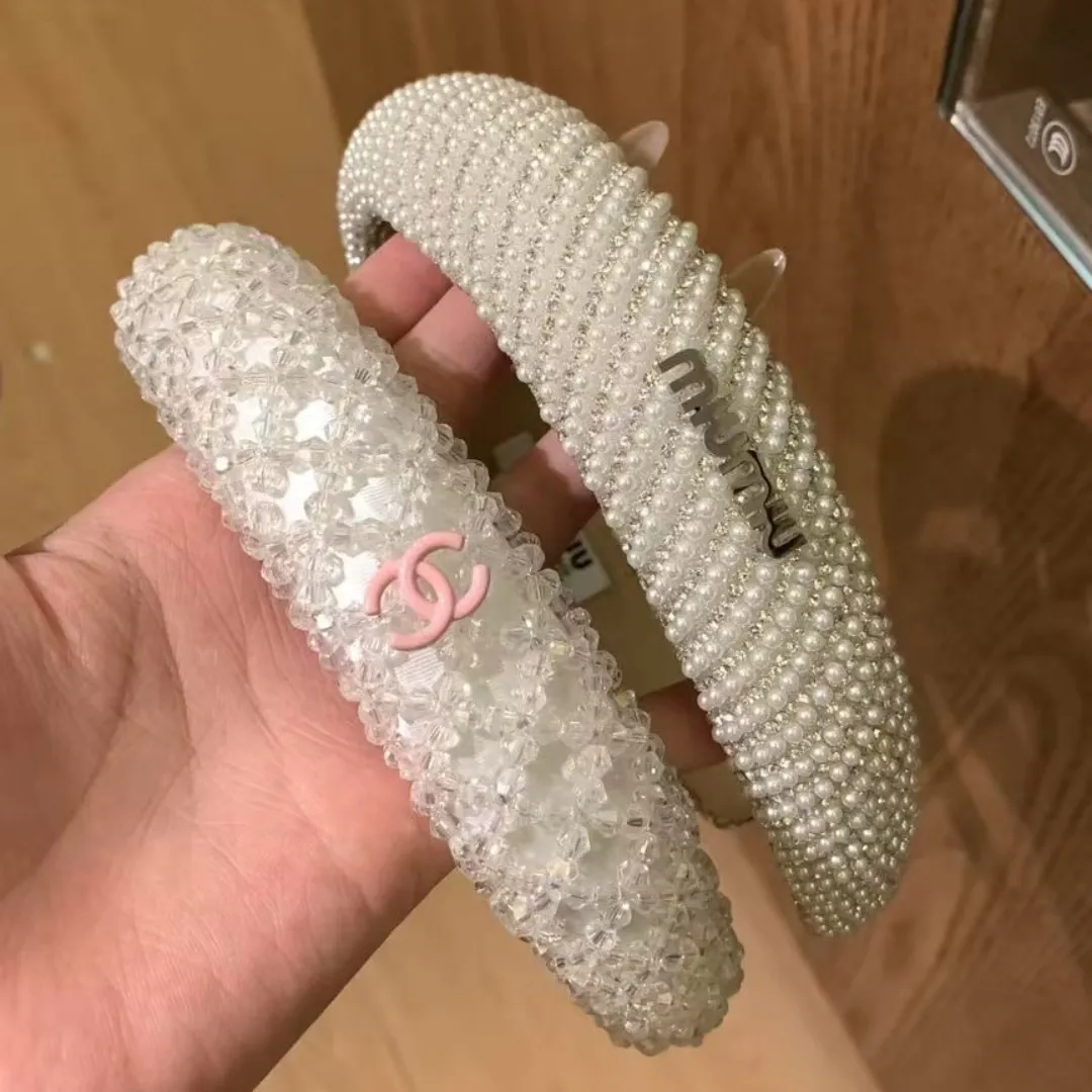 清楚で可愛い 簡単に華やか 上品 フェミニン 高級感あふれる トレンド ヘアバンド