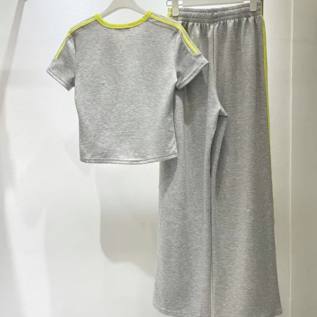 『S-L』洗練されたデザイン コスパ最強の逸品 長く愛用できる トレンディ ふわふわ素材 セットアップ
