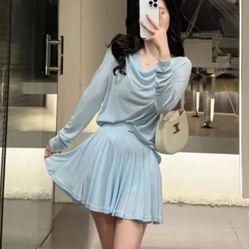 ブルー