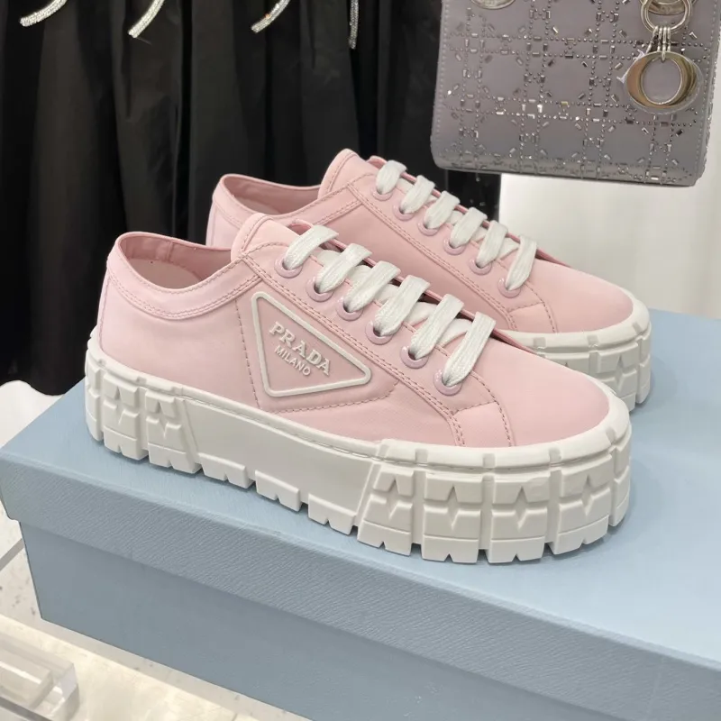 ピンク