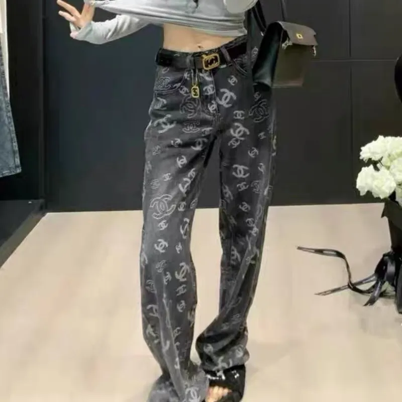 ダークグレー