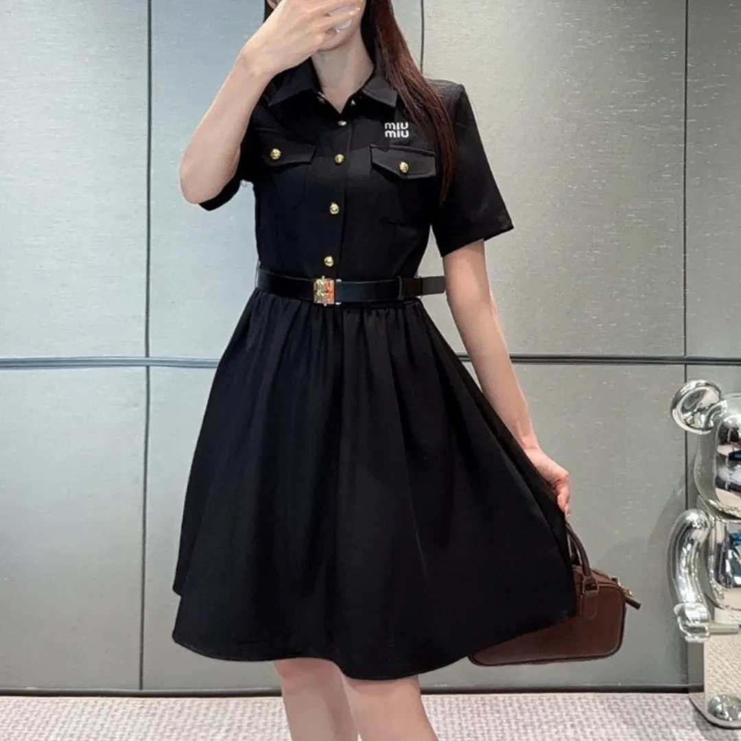 ブラック