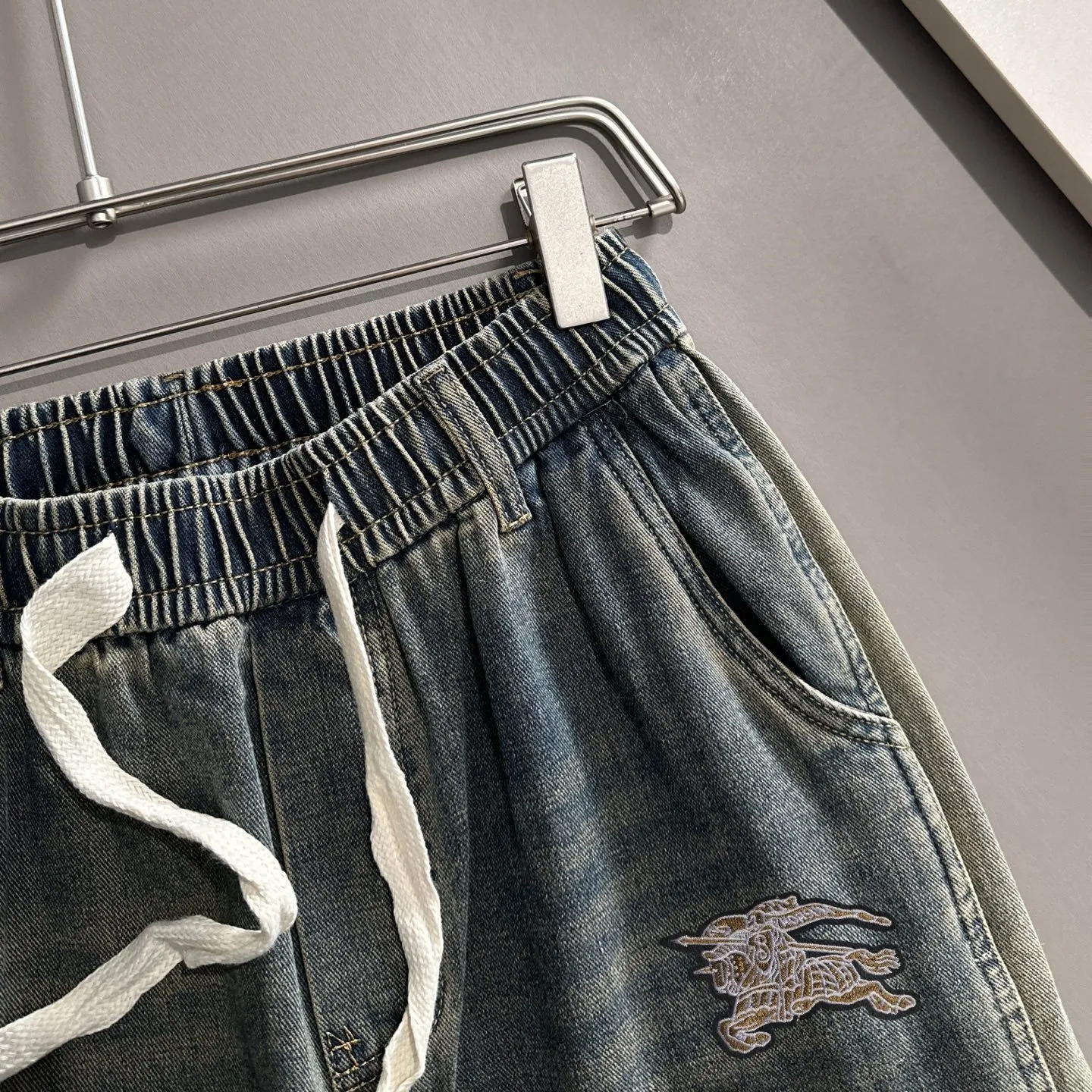 『M-4XL』マストアイテム 日常通勤 快適通気 ルーズ ワイドレッグ デニム ストレート ロングパンツ