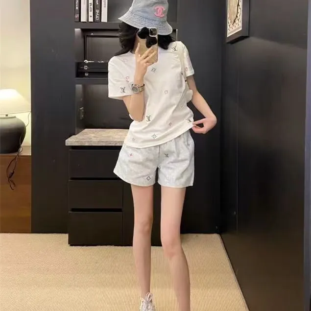 ブルー