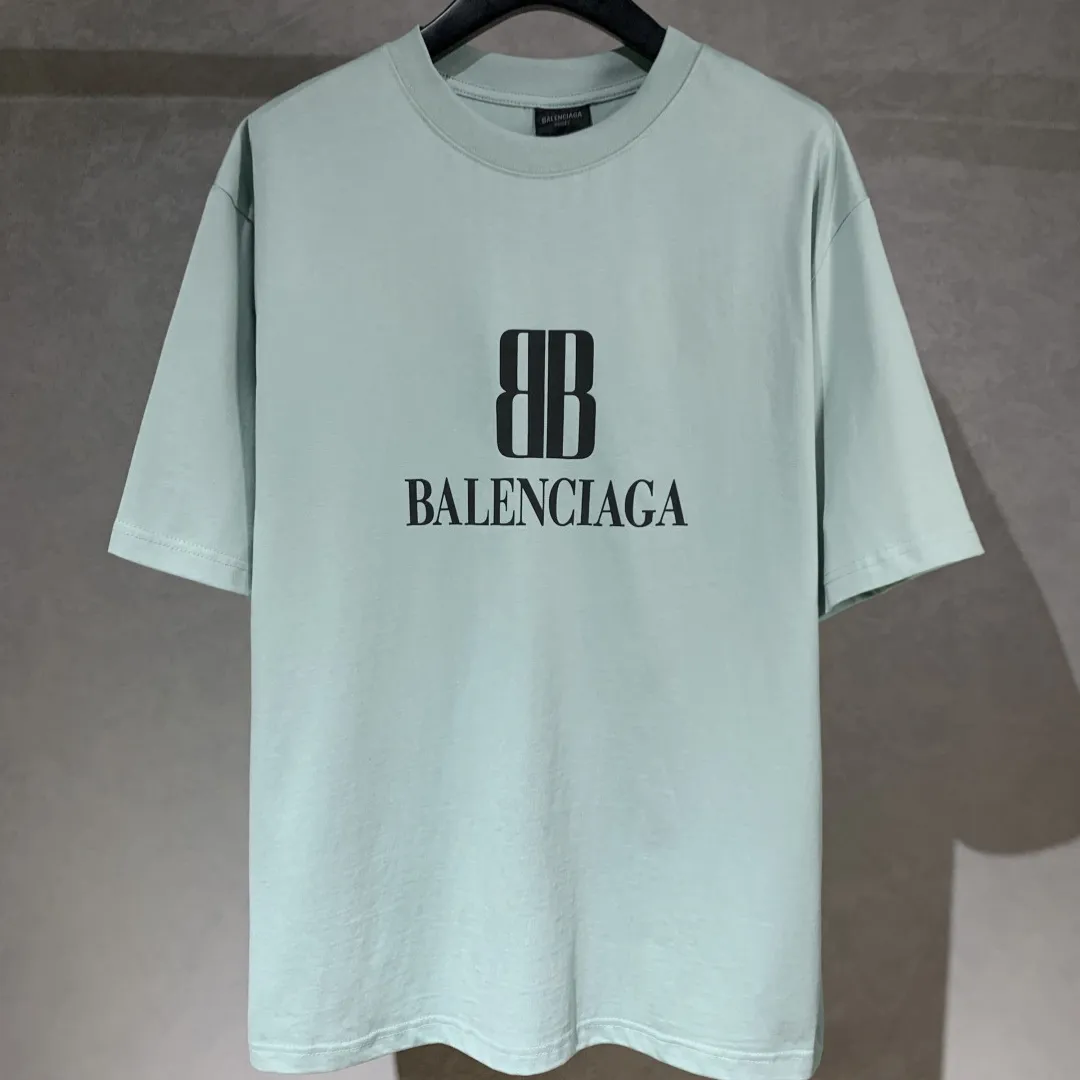 青い