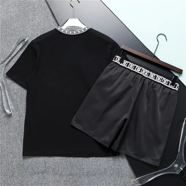 『M-3XL』大人気 存在感 手触り良くモード カジュアル ラウンドネック 刺繍 Ｔシャツ＋ショートパンツ セットアップ