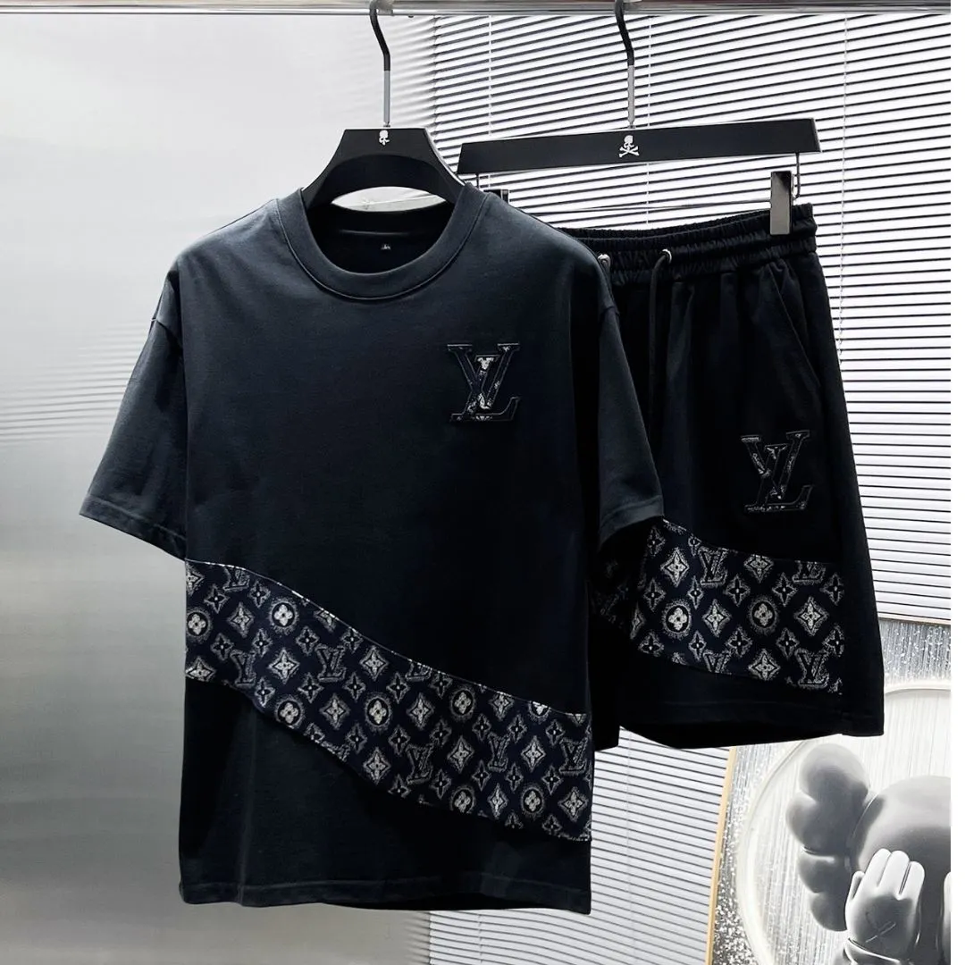 ブラック