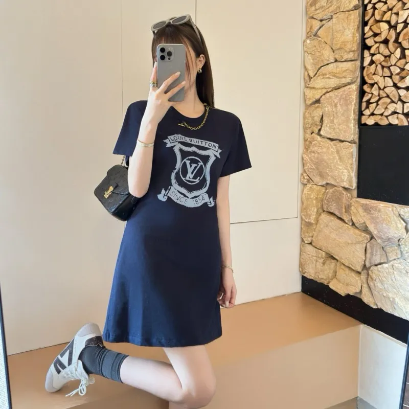 ネイビー
