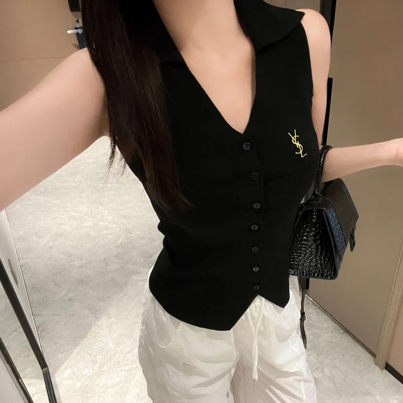 ブラックTシャツ