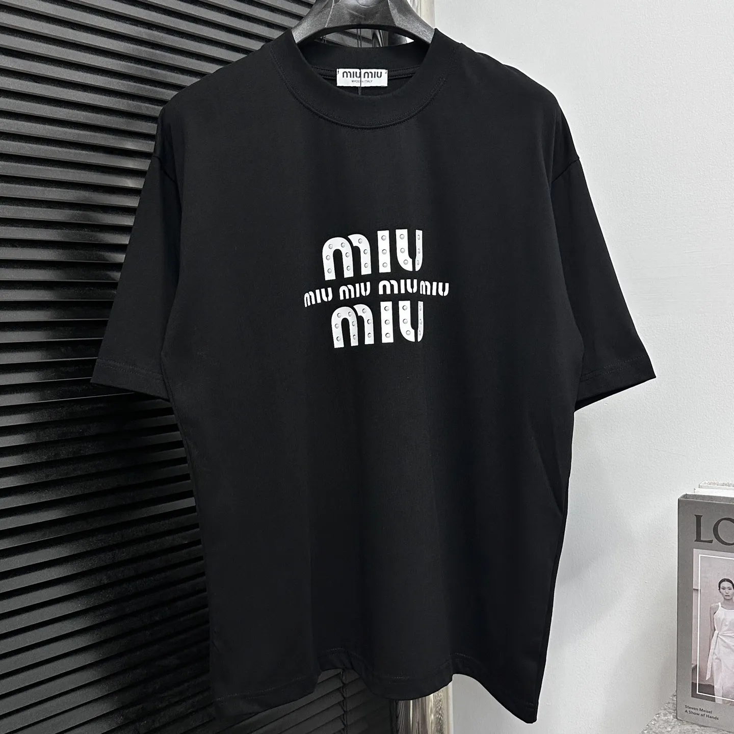 ブラック