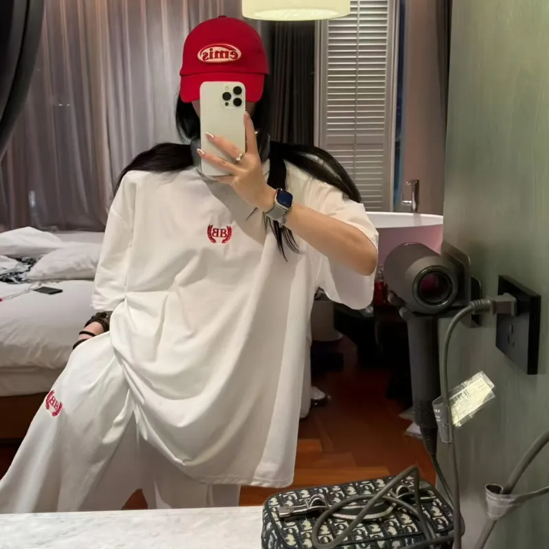 ホワイト
