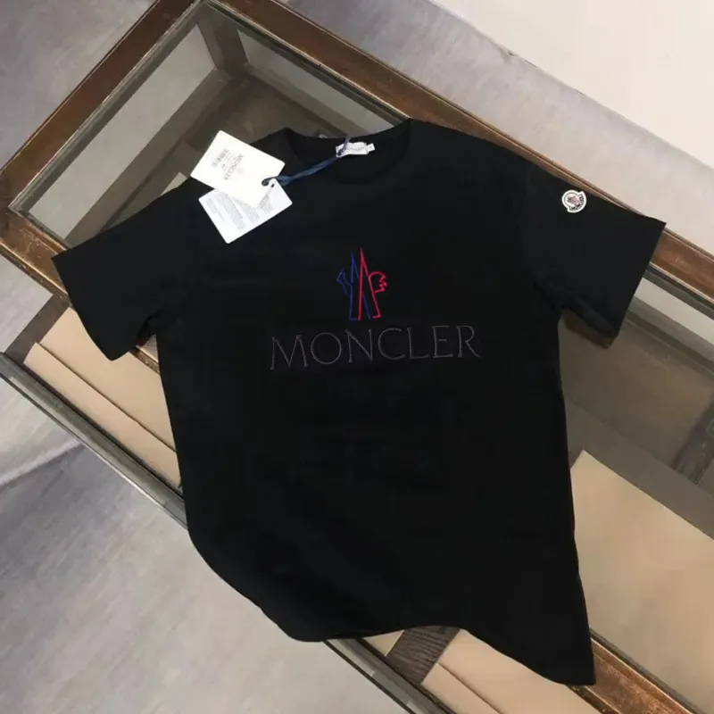 『S-4XL』着瘦せ 刺繍 通気性と快適性 軽いスポーツ ハンサムで魅力的 Tシャツ