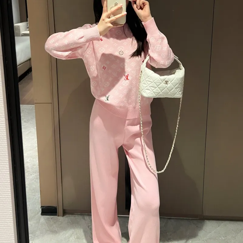 ピンク
